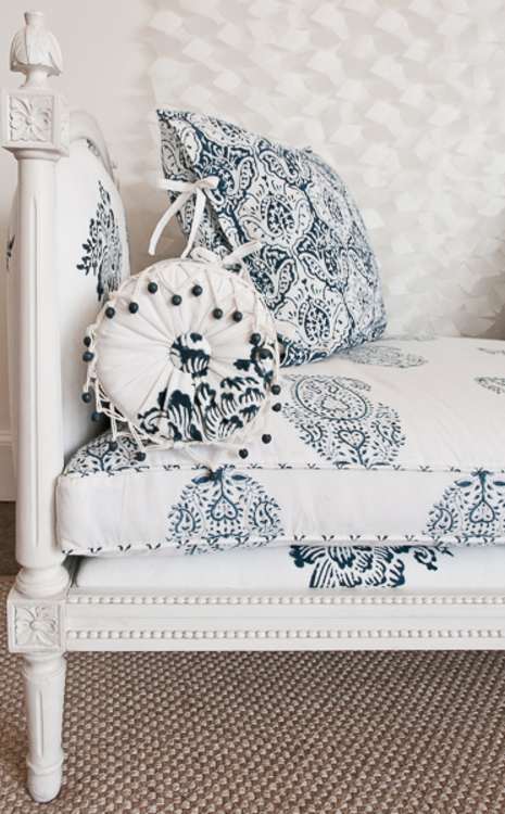 Country Swedish Daybed Detail